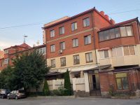 Продается 3-х комнатная квартира, 82 м. кв., с двумя санузлами в малоквартирном доме коттеджного типа ( 2013 г. ) по