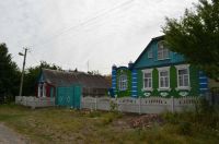Продам дом Александровка Золочевский р-н 70 м 2 3 камнаты , коридор , веранда , комната под удобства . высота потолка 3 м